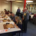 Philidor 1 in actie tijdens een schaakwedstrijd tegen de Westlandse Schaak Combinatie