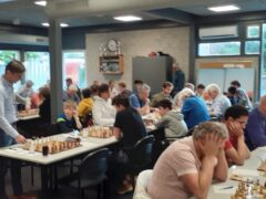 Eerste avond van het Persoonlijk Kampioenschap van de Leidse Schaakbond op 27 mei 2024.