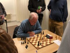 Michiel Vergeer in Alphen aan het schaken.